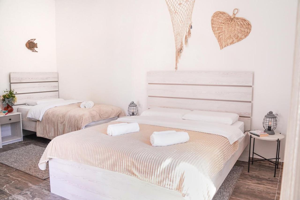 Waikiki Beach House Villa Tivat Exterior foto