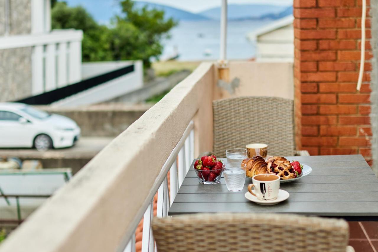 Waikiki Beach House Villa Tivat Exterior foto