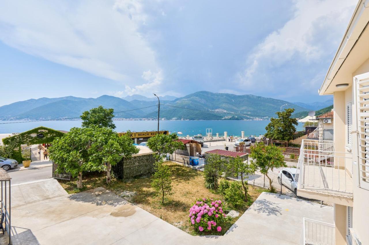 Waikiki Beach House Villa Tivat Exterior foto
