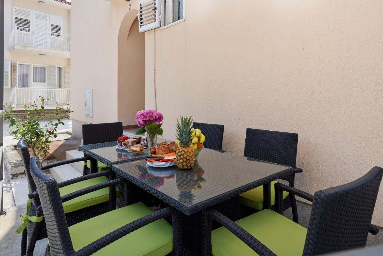 Waikiki Beach House Villa Tivat Exterior foto